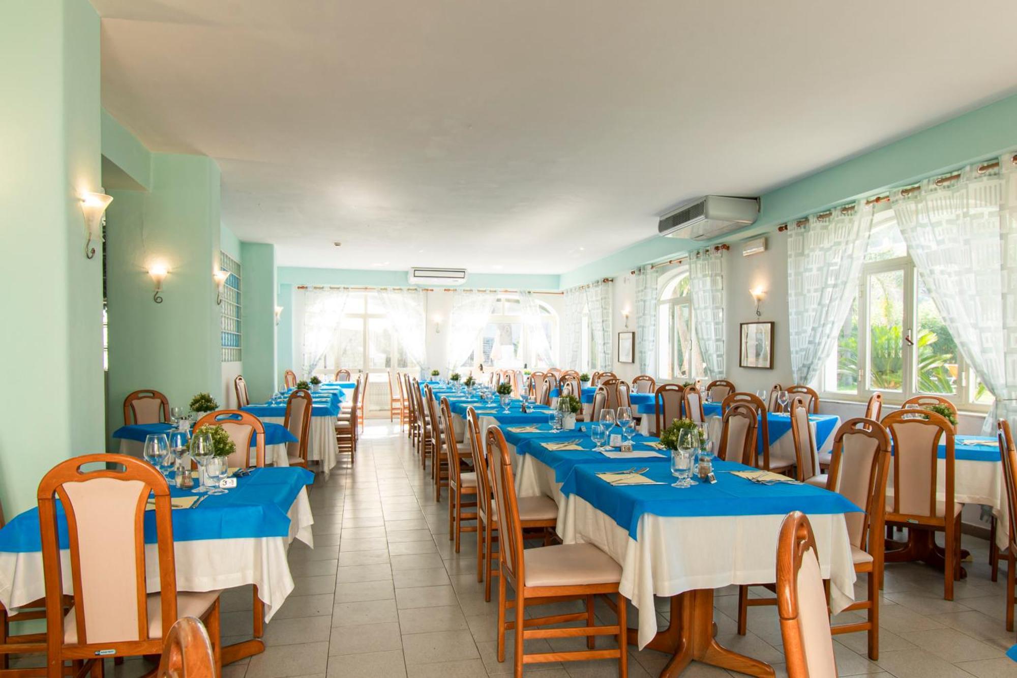 Victoria Park Resort イスキア島 エクステリア 写真