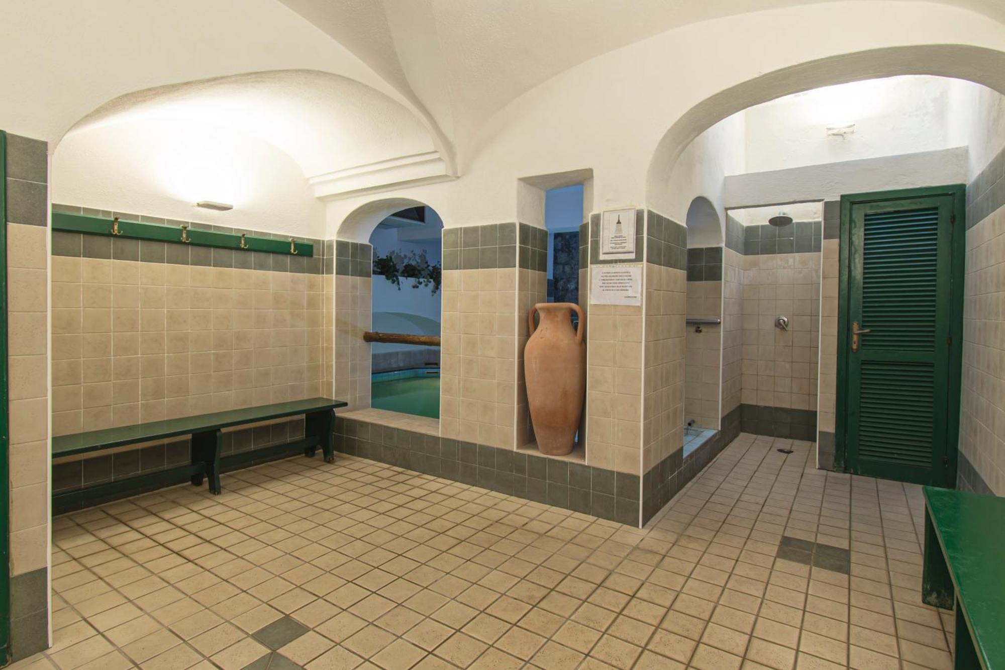 Victoria Park Resort イスキア島 エクステリア 写真