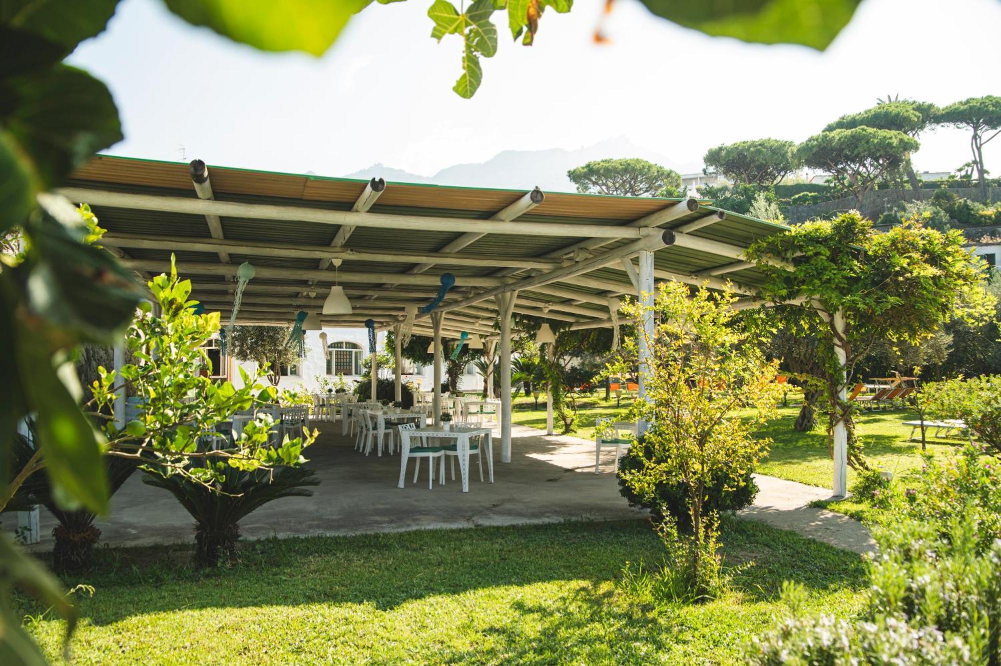 Victoria Park Resort イスキア島 エクステリア 写真